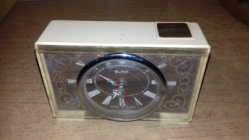Часы настольные "Слава", точный ход