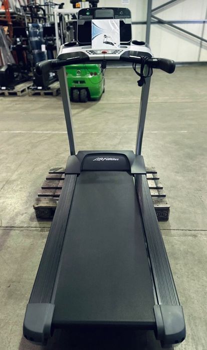 Бігова доріжка Life Fitness F3 / Track Connect