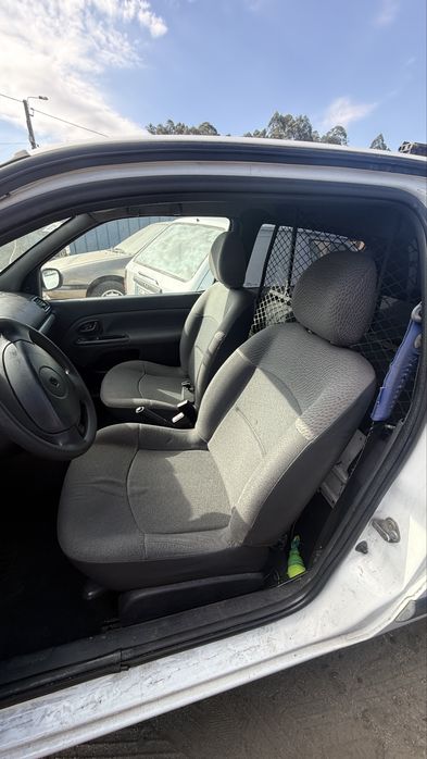 Renault Clio II 1.5 Dci ano 2001 para venda de peças
