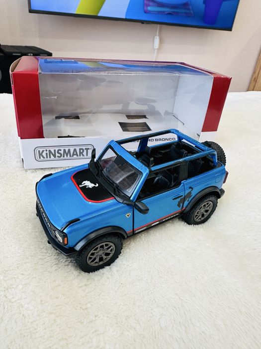 Металева машинка джип Kinsmart Ford Bronco
