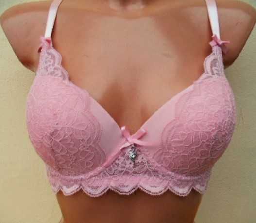 Leona Duty / zmysłowy biustonosz 80/85C  pudrowy usztywniany z koronką