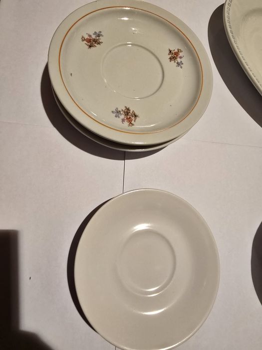 Talerze i talerzyki szklane i porcelanowe