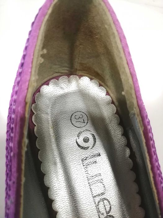!Sapatos com lantejoulas!