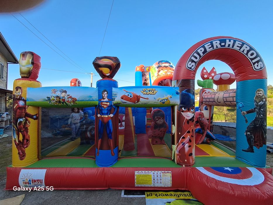 Insuflável Super Heróis