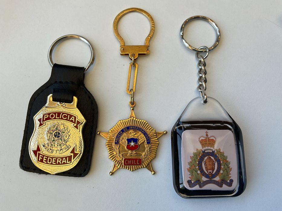 Porta chaves das policias internacionais, Brasil, Canadá e Chile