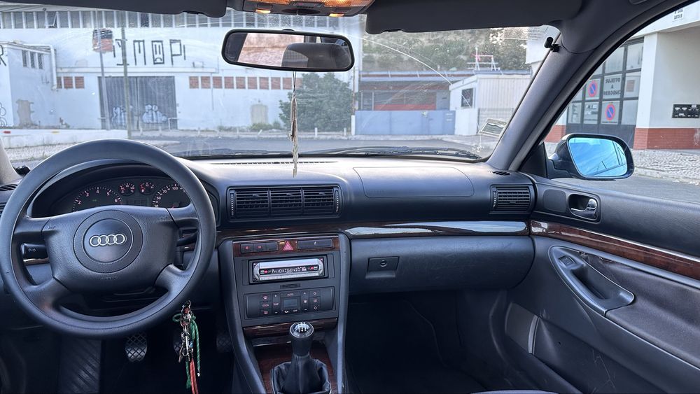 Audi A4 B5 1.8 Gasolina — 1999 nacional (Para peças ou arranjo) foto 5