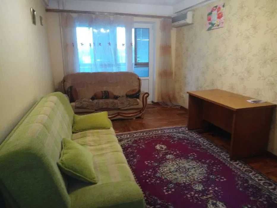 Продаж 2-кімнатної квартири. Район Малого ринку.