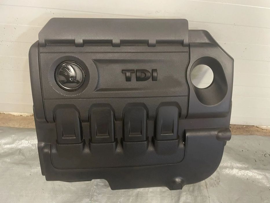 Skoda Superb III osłona silnika pokrywa silnika górna 04l103925t 2,0 1,6 tdi