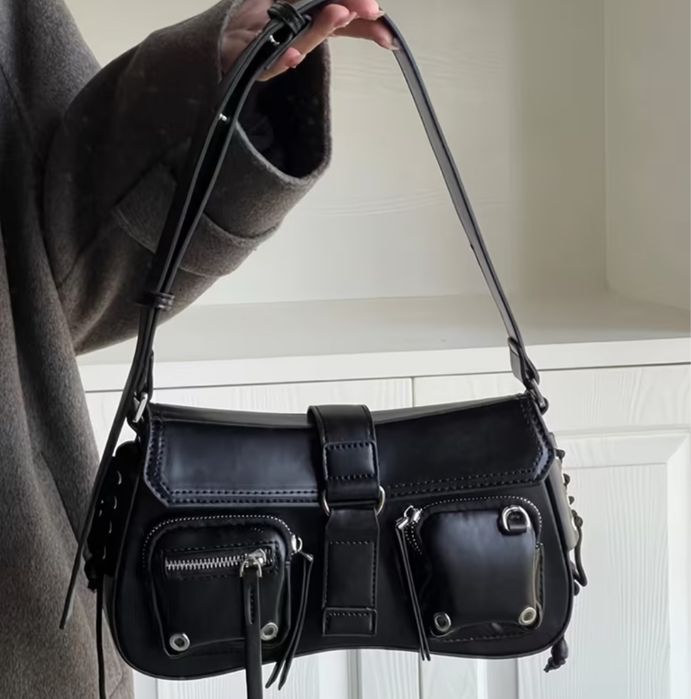 Чорна сумка