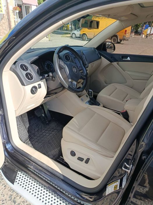 Volkswagen Tiguan 2016 VIN WVGRV7AX5HK015909 фото оголошення 6 з 9