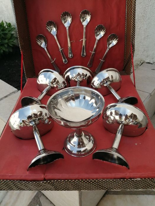 Taças em inox para sobremesa