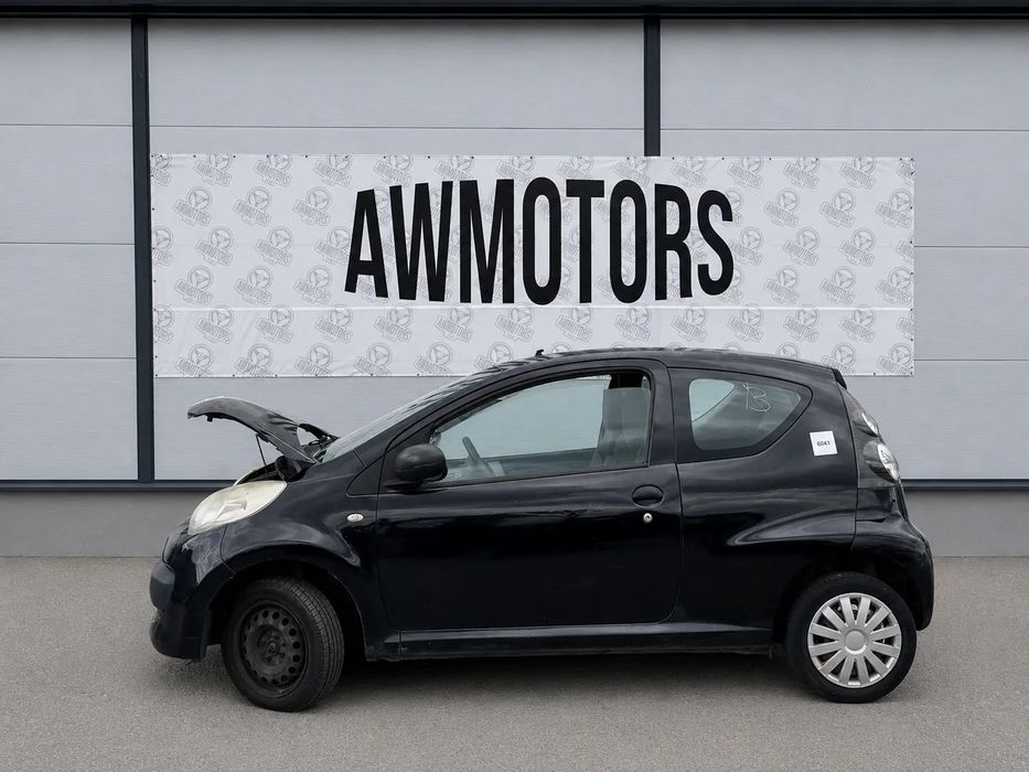 CITROEN C1 2008 *SAMOCHÓD NA CZĘŚCI* 6041 EXZ - METAL BLACK PAINT  MASKA, LAMPA, DRZWI, LUSTERKO, ZDERZAK, GRILL, BŁOTNIK, KLAPA, BELKA, DESKA, FOTELE, KANAPA, ĆWIARTKA KIEROWNICA, TARCZE, ZACISKI, ZAWIESZENIE, KOMPLETNY PRZÓD, KOMPLETNY TYŁ, LICZNIK, ZEG