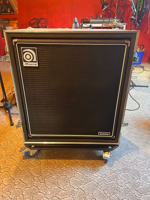 Ampeg SVT410 Kolumna basowa 500W + Case