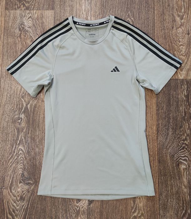 РОЗПРОДАЖ!!! M Adidas Techfit оригінальна чоловіча термо футболка