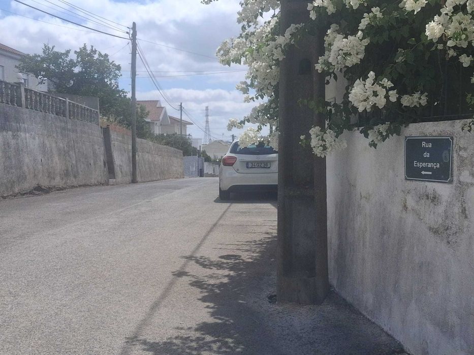 Terreno urbano Zambujal em loures