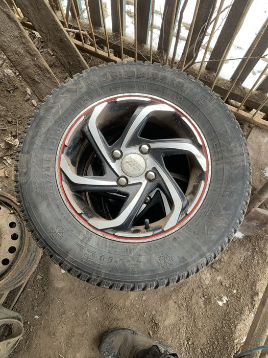 Продам комлект титанів r13 4*98