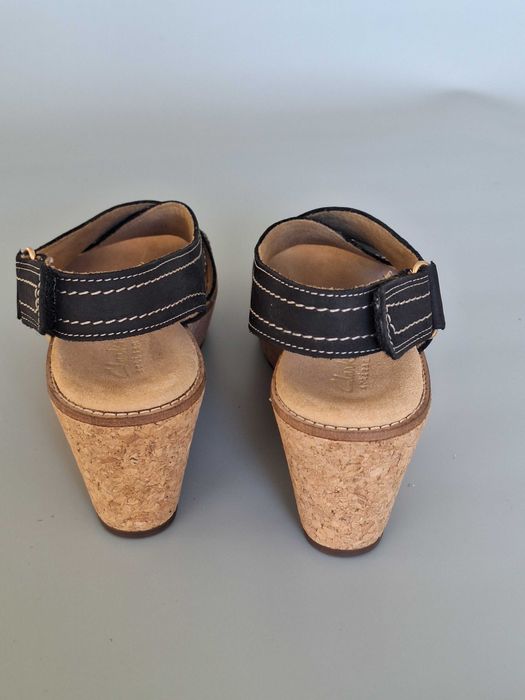 Босоніжки Clarks жіночі шкіряні  36 /23 см сандали женские взуття жіноче босоножки сандалі