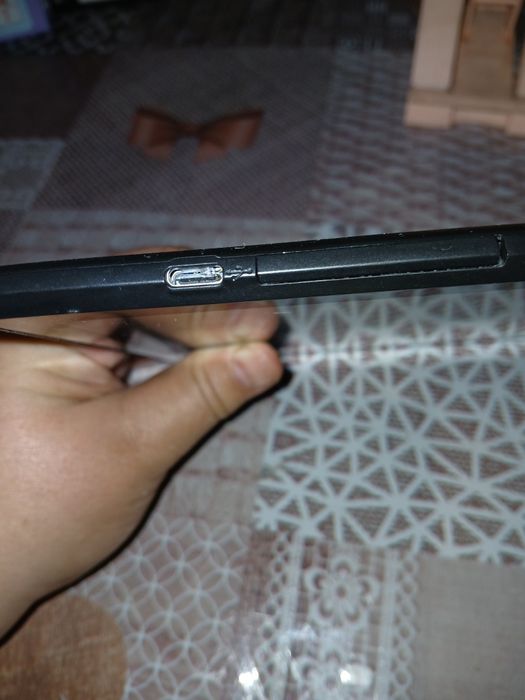 Планшет 10"не рабочий