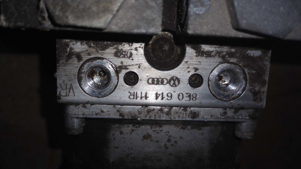 Pompa ABS sterownik VW audi 614111R
