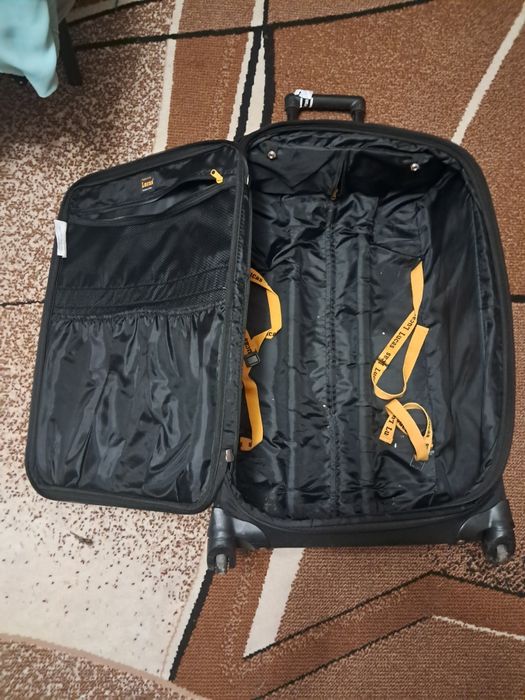 Дорожня сумка на колесах