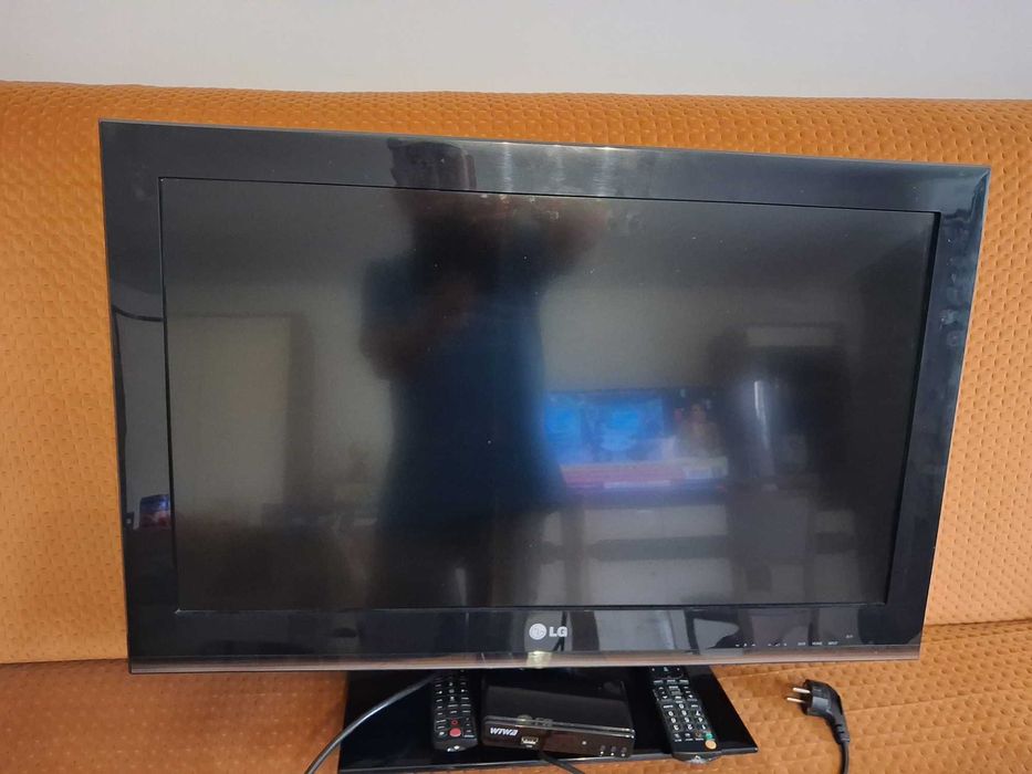 telewizor LG+Dekoder do odbioru TV-WIWA-dekorer