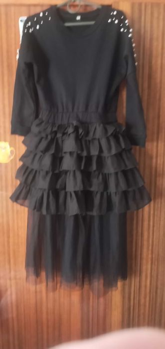 Комплект  черного цвета для девочки 10--11 лет