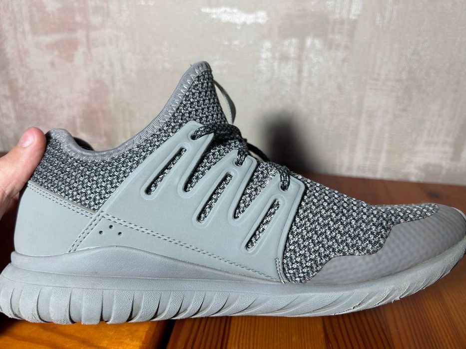 Оригінальні кросівки adidas Originals Tubular Radial / S76022 / 38.5
