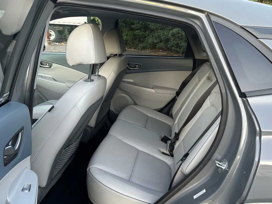 Hyundai Kona      2021