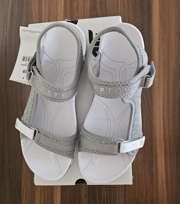 Sandałki 4F trekingowe 39 nowe,nieużywane