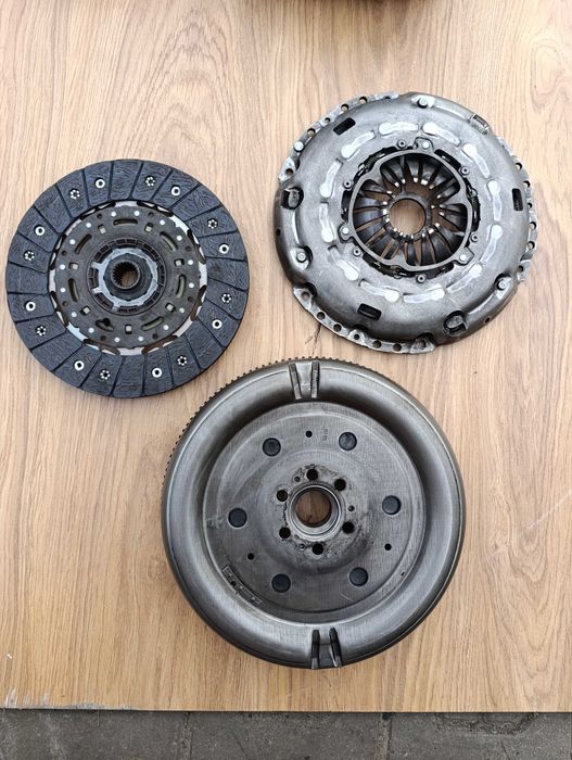 Sprzęgło  kolo  dwumasowe  2.0 Tdi LuK VW  passat  Skoda Audi Seat