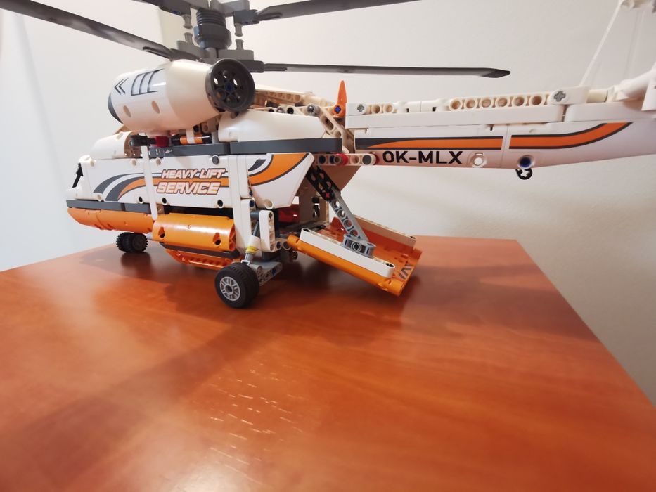Lego 42056 Heavy lift helicopter