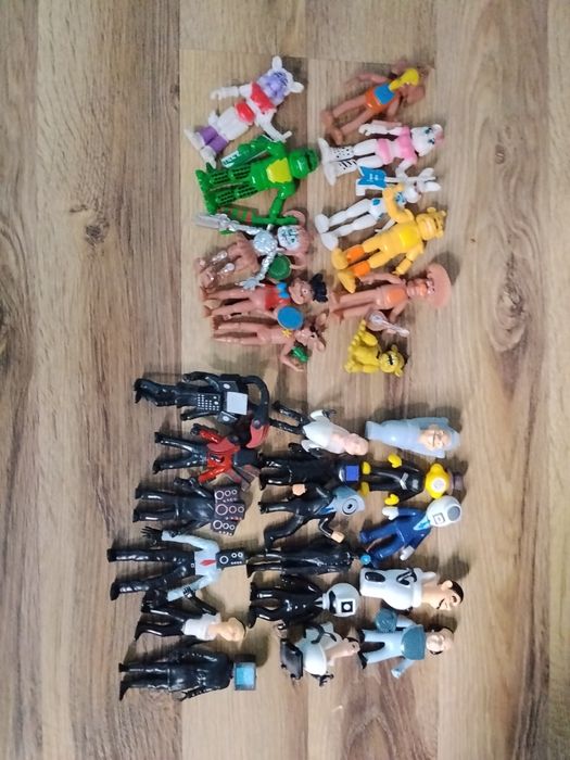 Sprzedam zestaw figurek