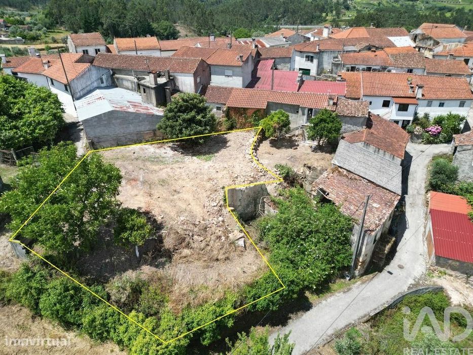 Casa T3 em Lamas de 168,00 m2
