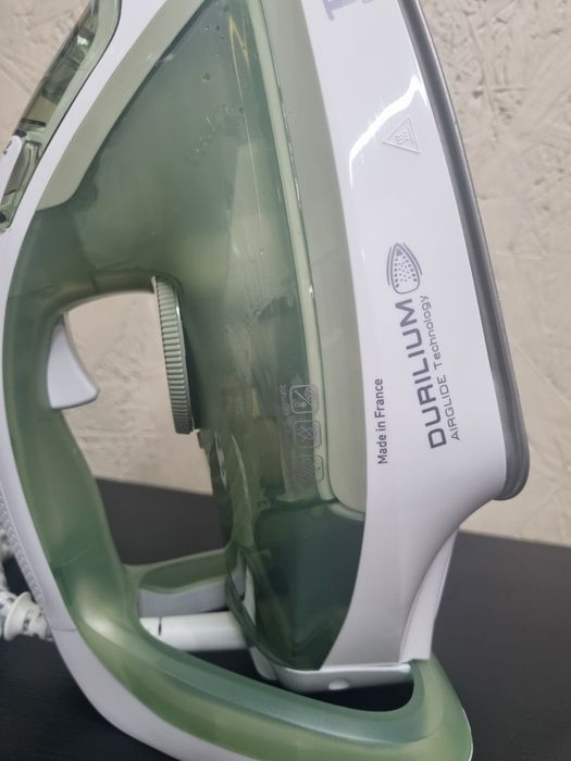 Праска tefal FV 5783 сток 2350-2800 Вт. Durilium Airglide підошва, паровий
