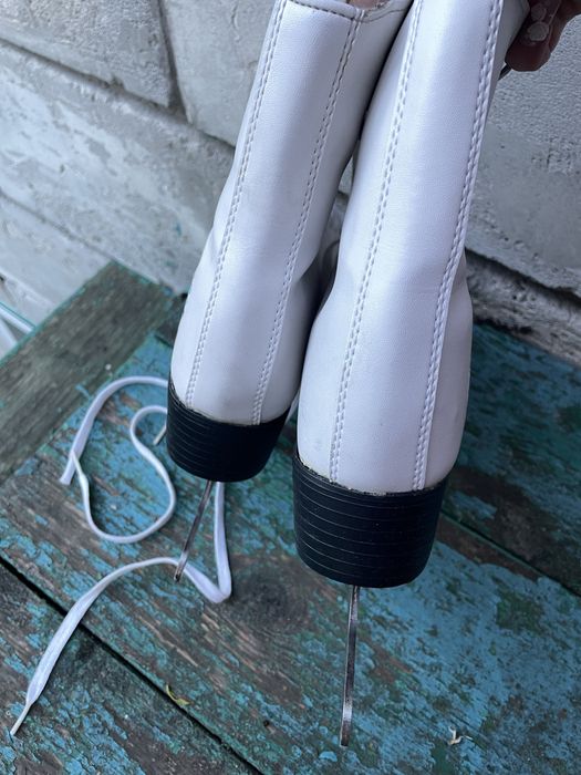 Ковзани для фігурного катання  explore 40 розміру