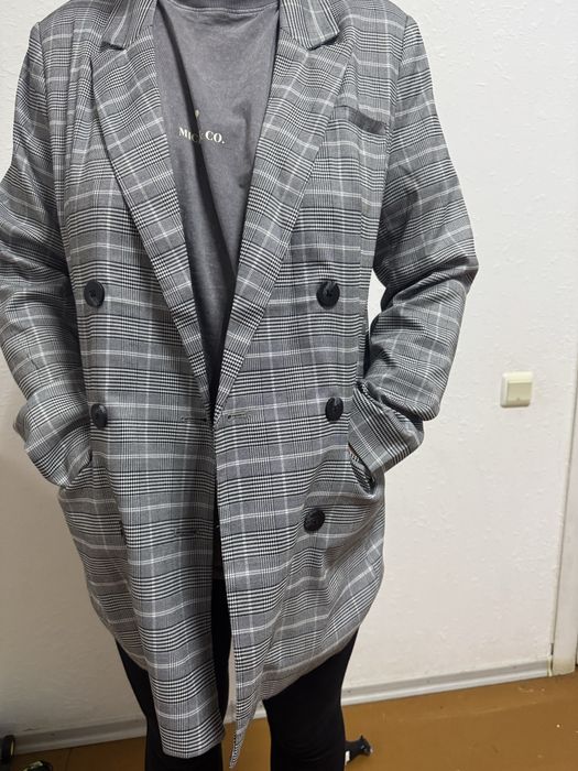 Пиджак в клетку новый