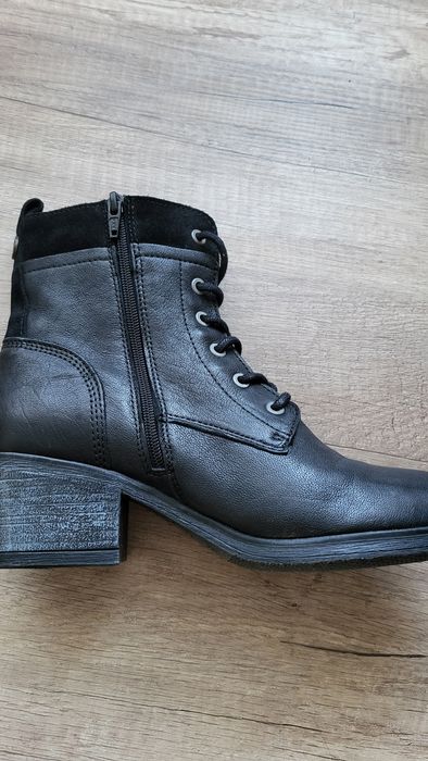 Шкіряні нові черевики Tamaris