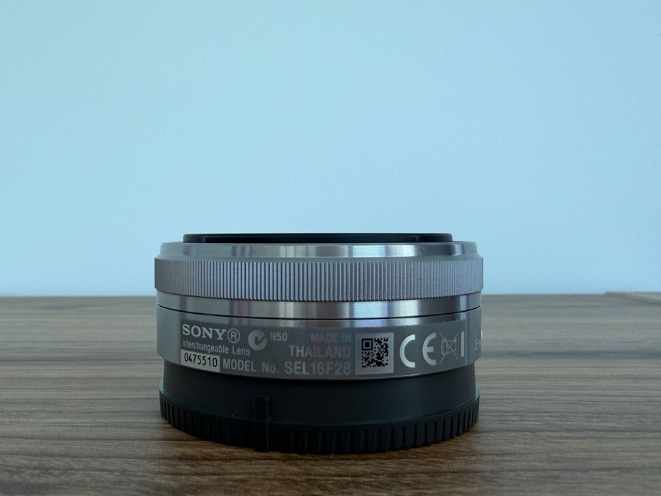 Sony 16mm F2.8 e-Mount (SEL16F2.8) — jak nowy, bez śladów użytkowania