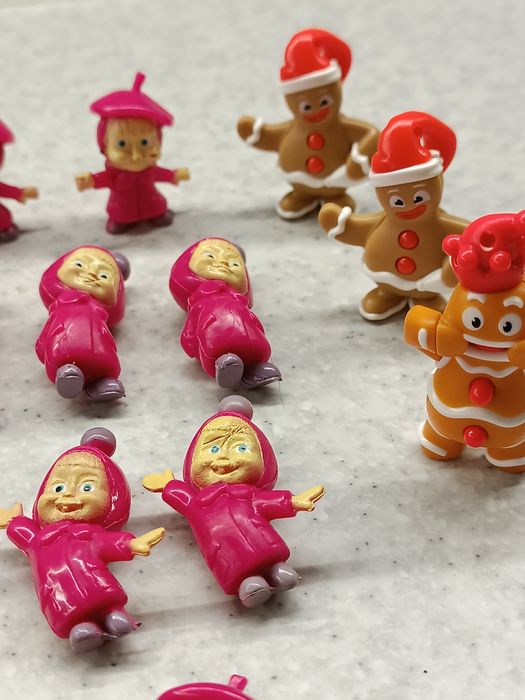 Kinder  Маша и Медведь