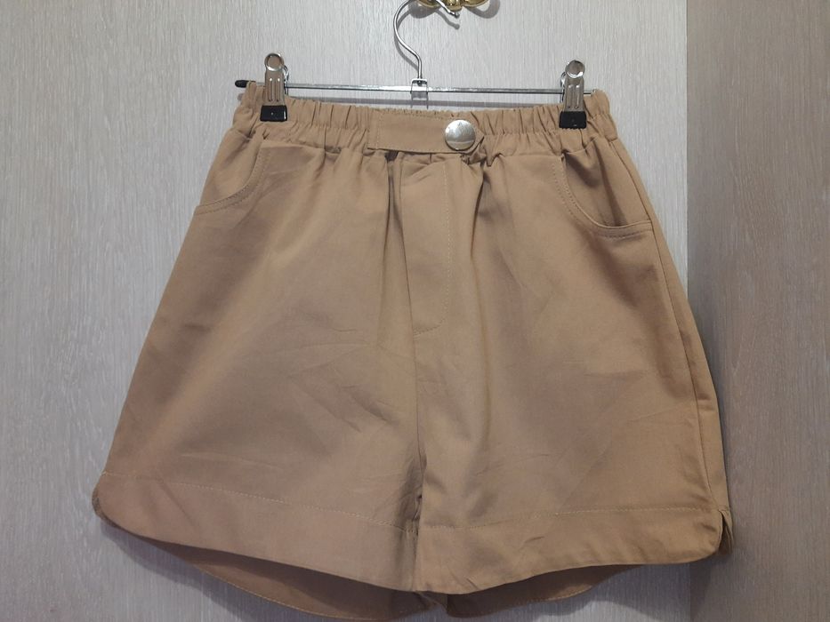 Шорти жіночі бежеві