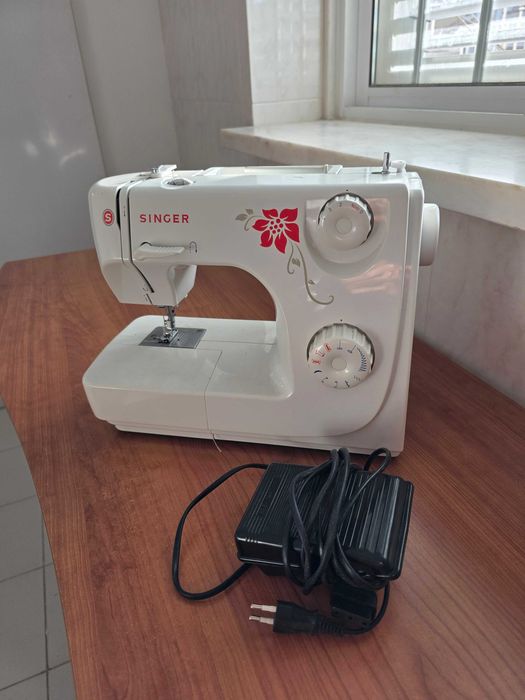 Máquina de Costura Portátil