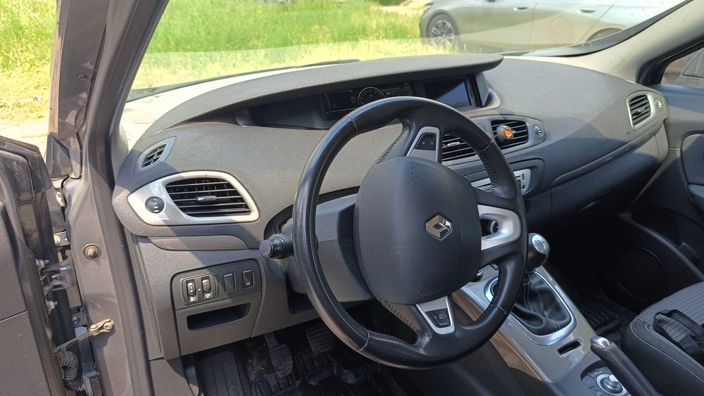 Renault Scenic  1,5 diesel rok 2013 , przebieg 218 338 km, 81 Kw