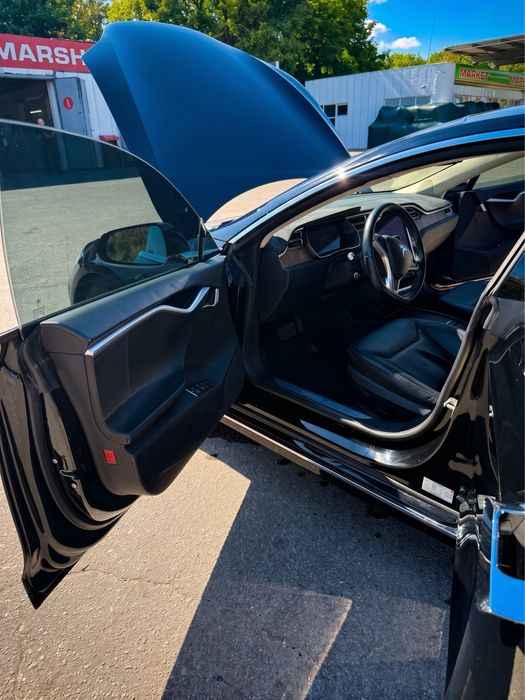 Tesla model s 90