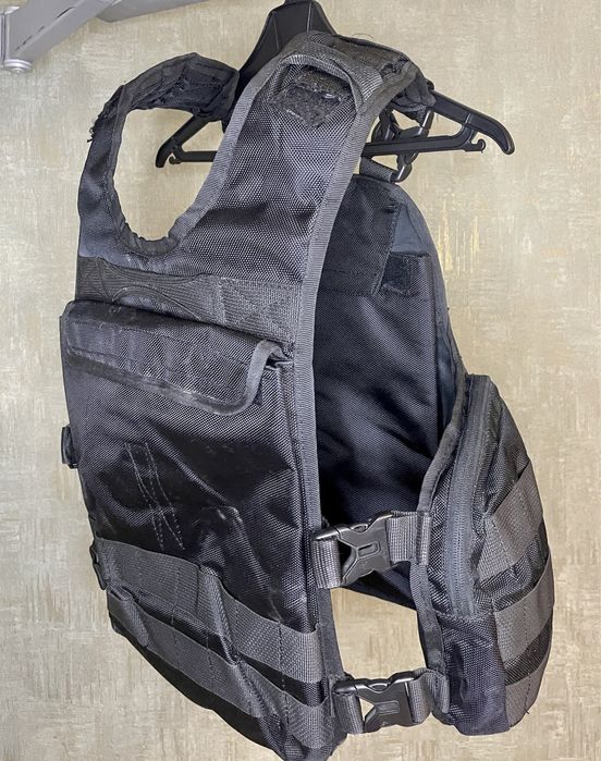 Плитоноска чорна з підсумками