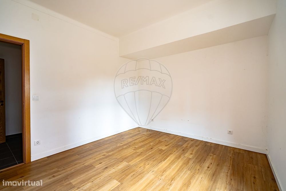 Apartamento T4 para arrendamento