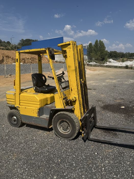 Empilhador toyota 2.5
