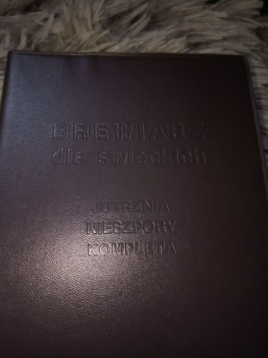 Brewiarz dla świeckich Jutrznia Nieszpory  Kompleta