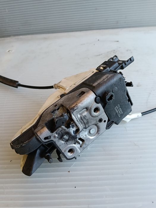 Fecho / Fechadura / Ficheira - Esquerdo - Citroen Berlingo B9 / Peugeot Partner