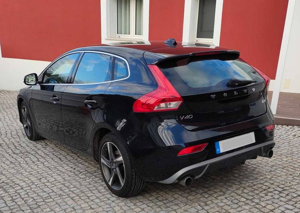 Volvo V40 2.0d 190hp D4 R-design — photo 3