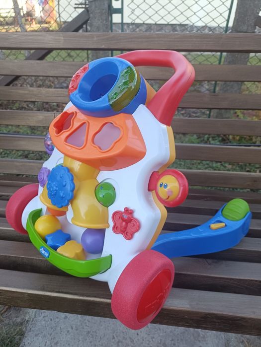 Ходунки-ігровий центр "Перші кроки" від "Chicco"